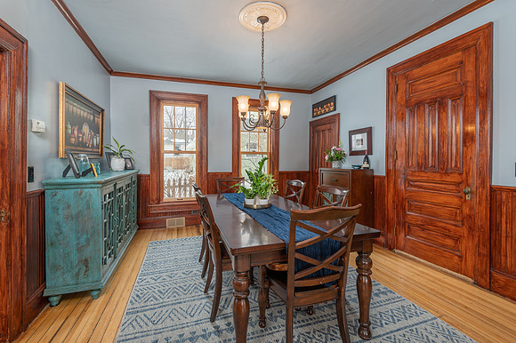 121 Fourth St E-Carver-13